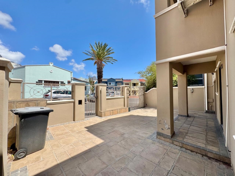 4 Bedroom Property for Sale in Zonnebloem Western Cape